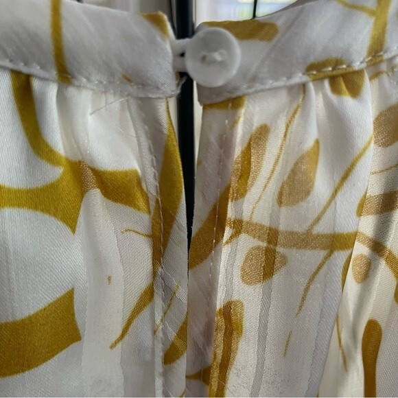 Joie Boho Palm Silky Blouse Gold Women’s Size L - Picture 5 of 10